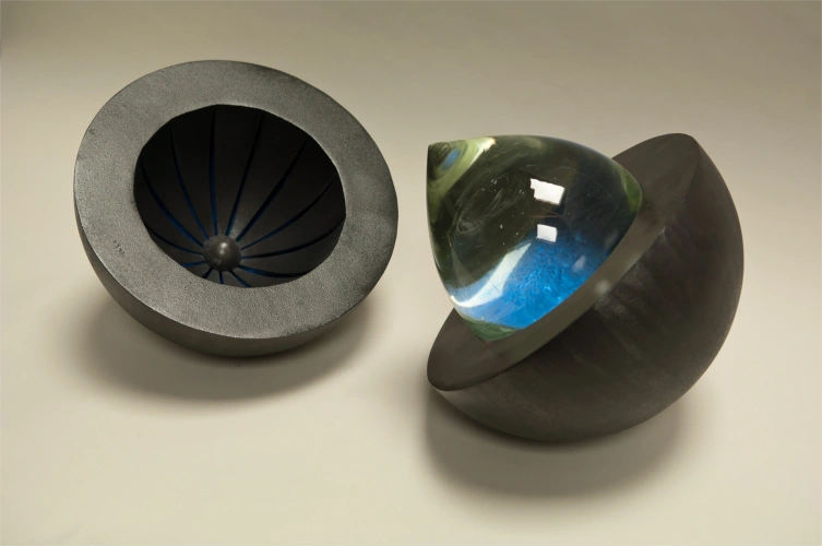 Angst 4, Glass and Steel, 14 x 14 x 28 inch, 2010
