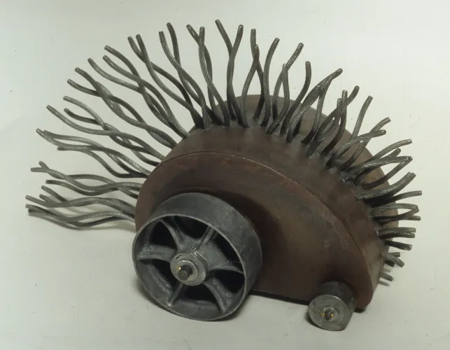 Bristle, Steel, 12 x 12 x 9 inch, 1992